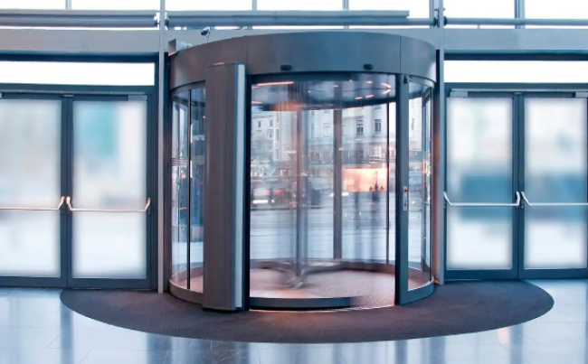 天水应对人流量大的入口？旋转门的高效分流与不间断通行优势！