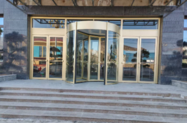 天水解决大堂风与能耗痛点：旋转门的微气候屏障保证！